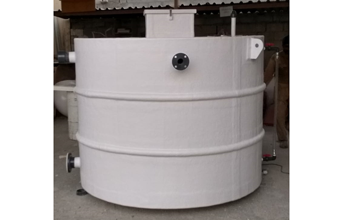 Grp square chemical tank with fittings