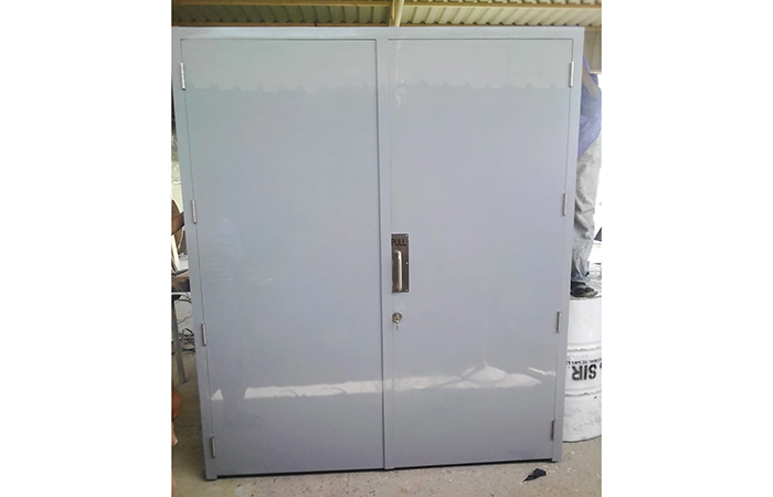 Grp door